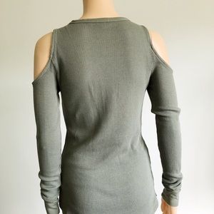 Splendid Tops - Splendid Cold Shoulder Thermal Splendid Tops - Splendid Cold Shoulder Thermal